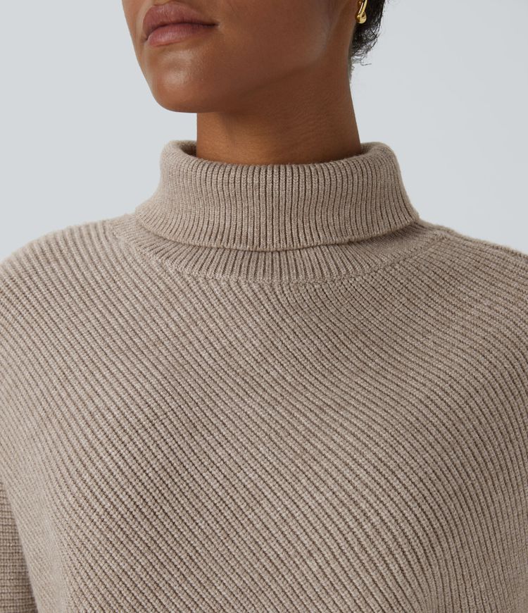 Amaya™ – Asymmetrischer Rollkragenpullover